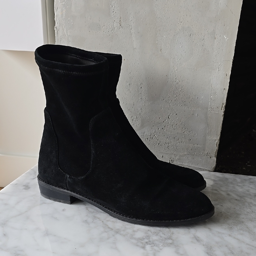 Stuart Weitzman Lilene Suede Ankle Boots 7.5 / 38